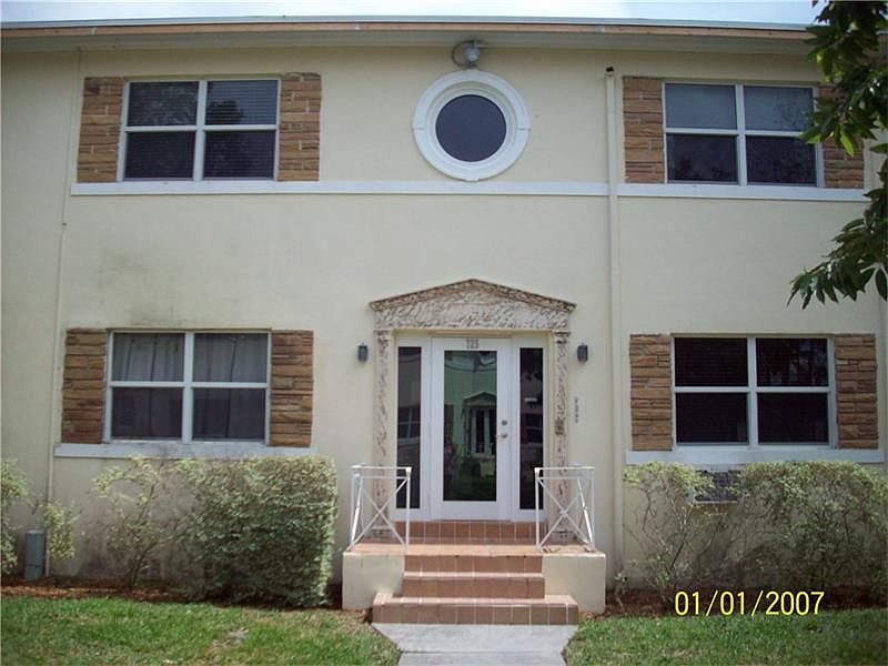 1st image of 725 NE 91st St APT 2D