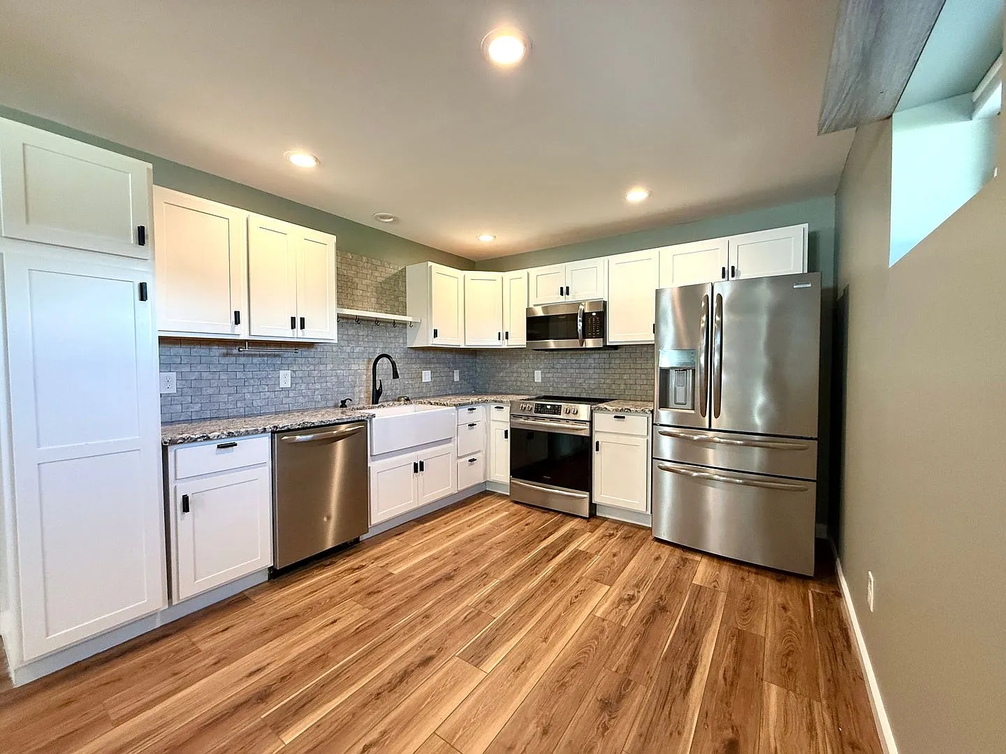 Beautiful One-Bedroom Brick Ranch Minutes from Saugerties Village! — Photo 3