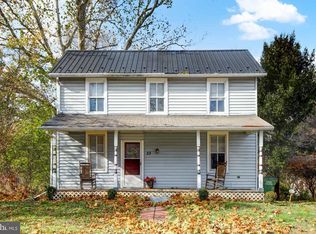 23 Mill St, Fawn Grove, PA 17321