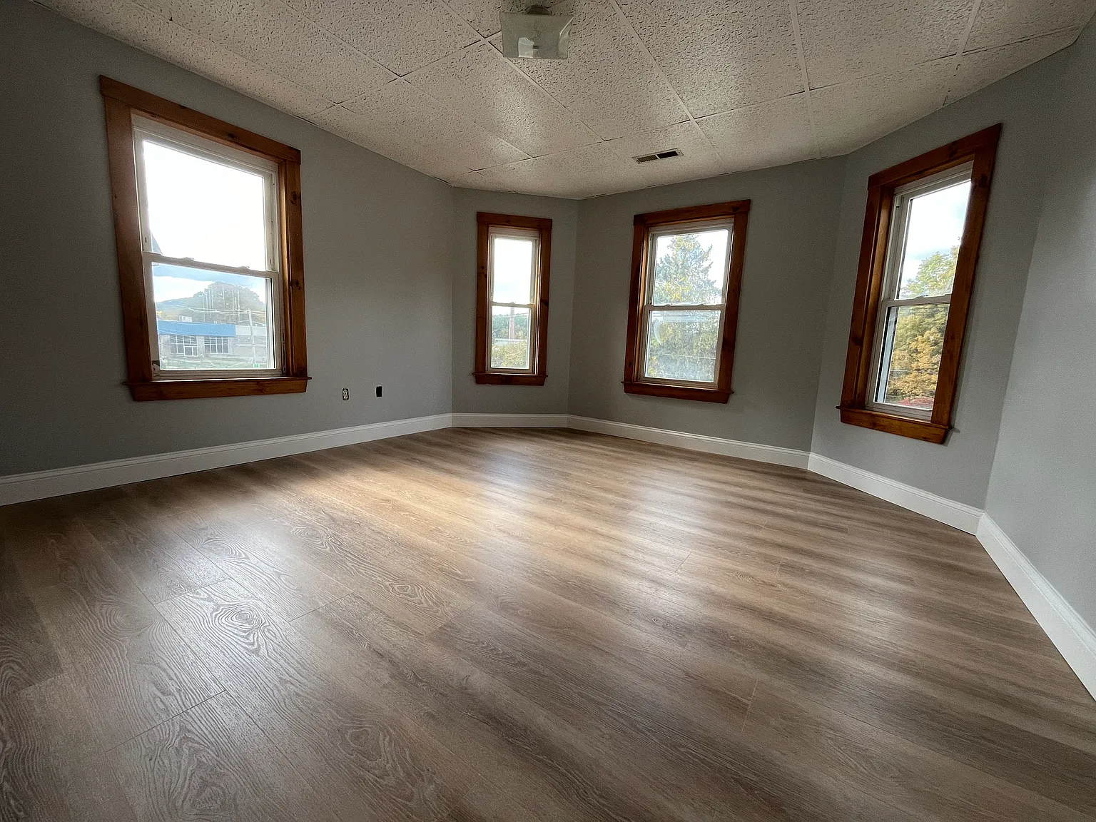 3 bed, 1116 sqft, $1,750 — Photo 2