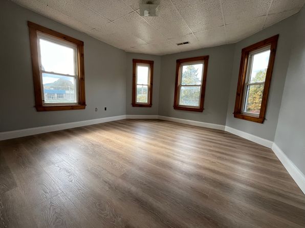 717 Main St #3