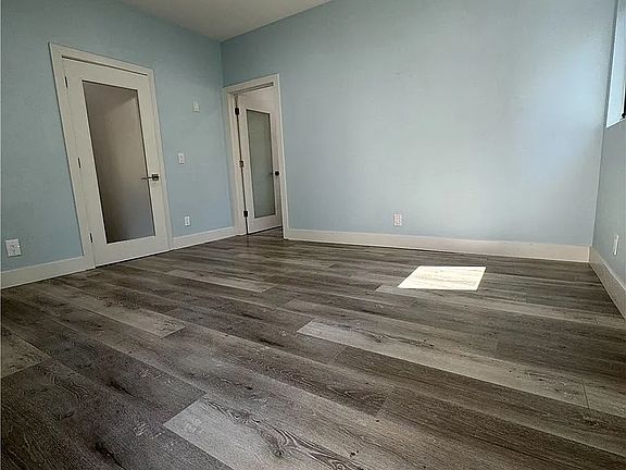 2nd image of 15122 La Maida St