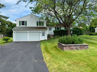 1763 Beechwood Dr, Farmington, NY 14425