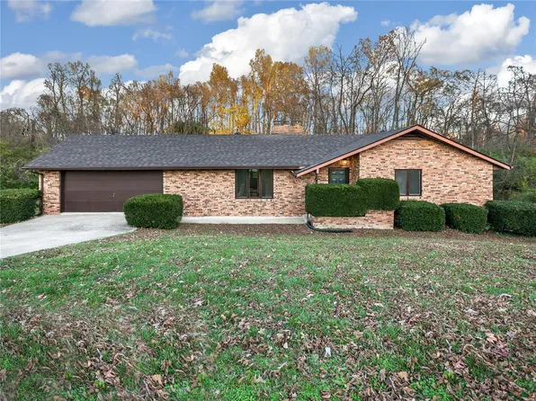 110 Saint Mary Dr, Collinsville, IL 62234