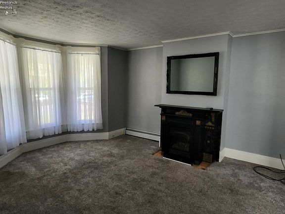5th image of 815 Central Ave