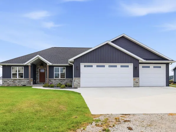 8372 Saint Norbert Dr, Neenah, WI 54956