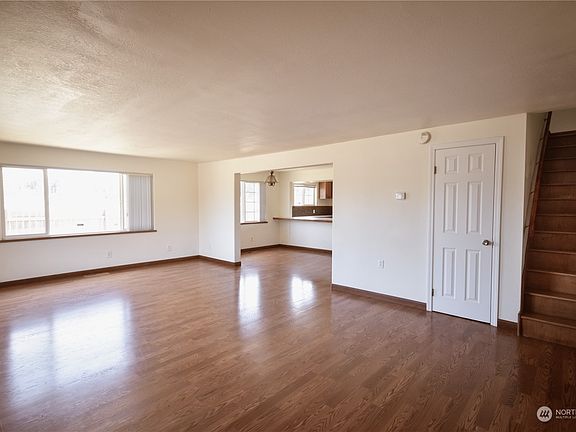 3rd image of 1402 Lafayette Street S