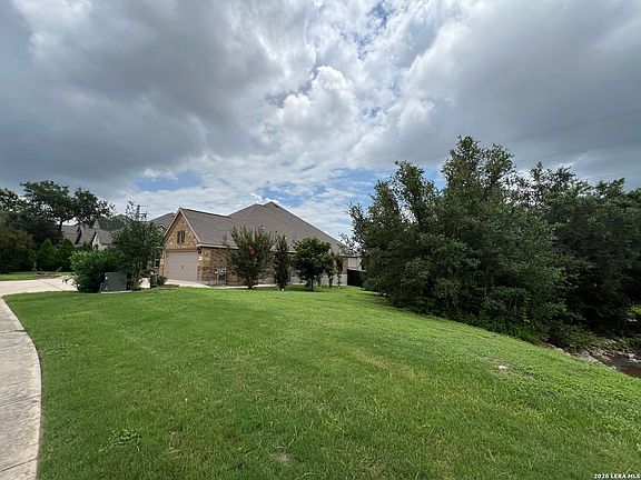 3rd image of 805 Raceland Rd.