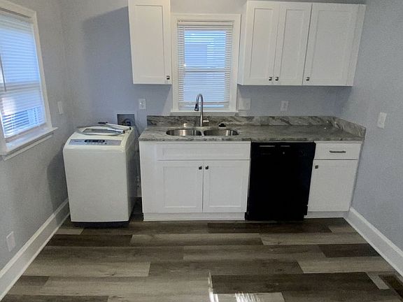 2nd image of 940 Reservoir Ave