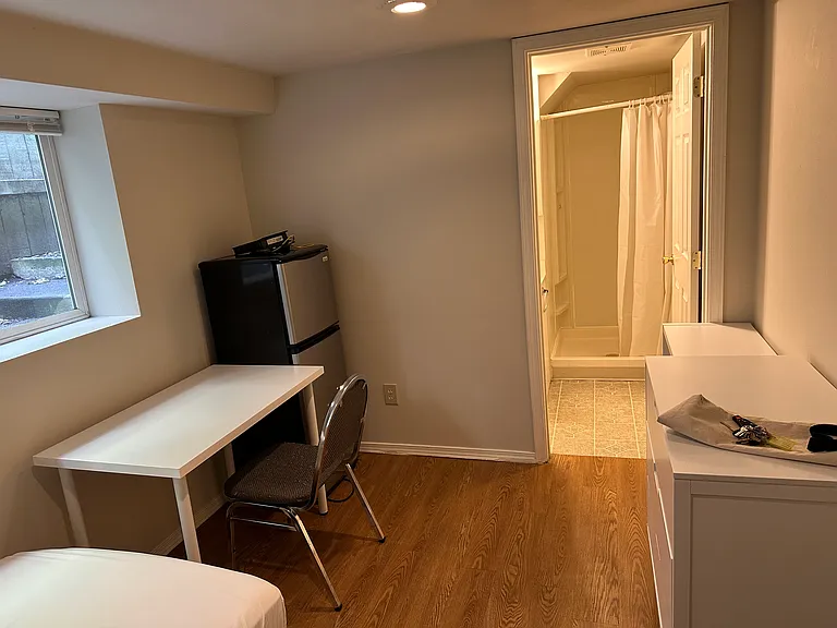 4307 11th Ave NE #2 — Photo 3