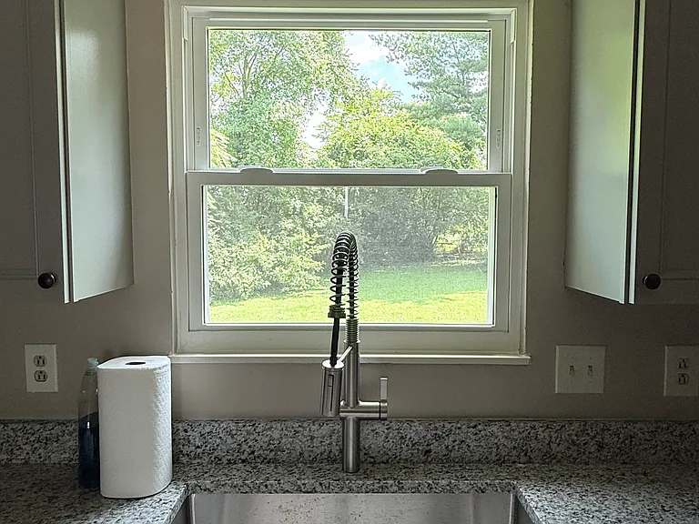 602 Blackburn Dr — Photo 8
