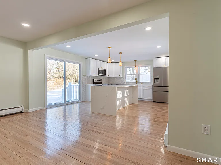 26 Kelly Rd — Photo 11