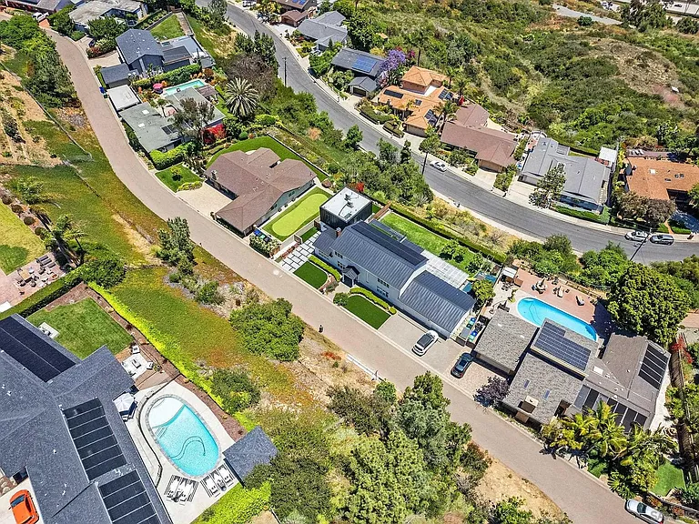 5830 Desert View Dr — Photo 47