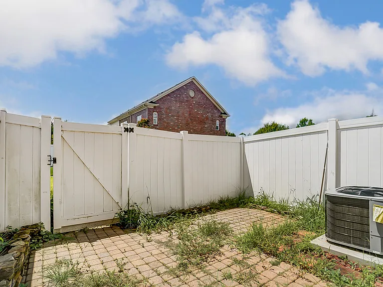 9519 Longstone Ln — Photo 30