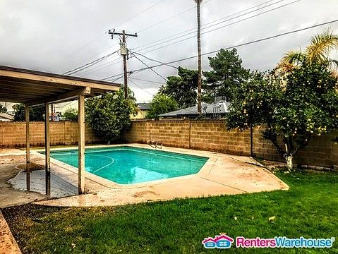 1st image of 1010 E Hermosa Dr