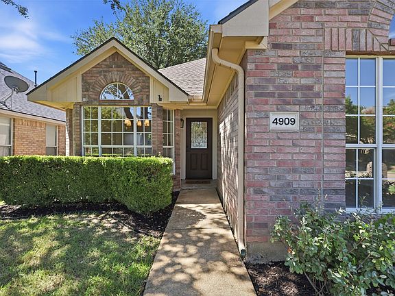 3rd image of 4909 Silverweed Dr
