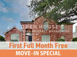 8205 Hartford Dr, Rowlett, TX 75089