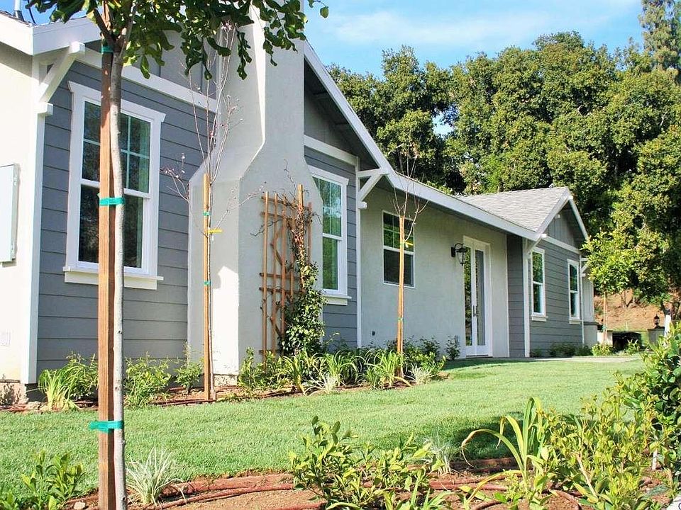 1st image of 909 Cypress Ave