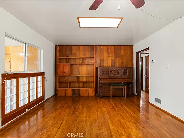 556 N Sunset Ave — Photo 6