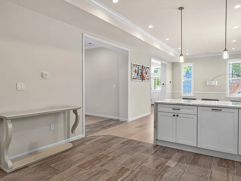 1303 Maple View Pl SE — Photo 20