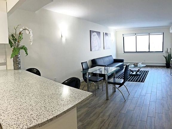 5th image of 2527 23rd St APT Bg