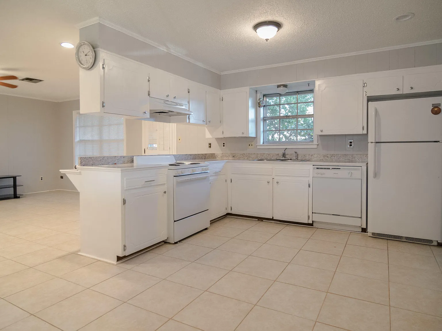 3 bed, 1678 sqft, $1,695 — Photo 4