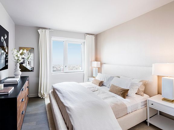 4th image of 2922 Northern Blvd APT 2711