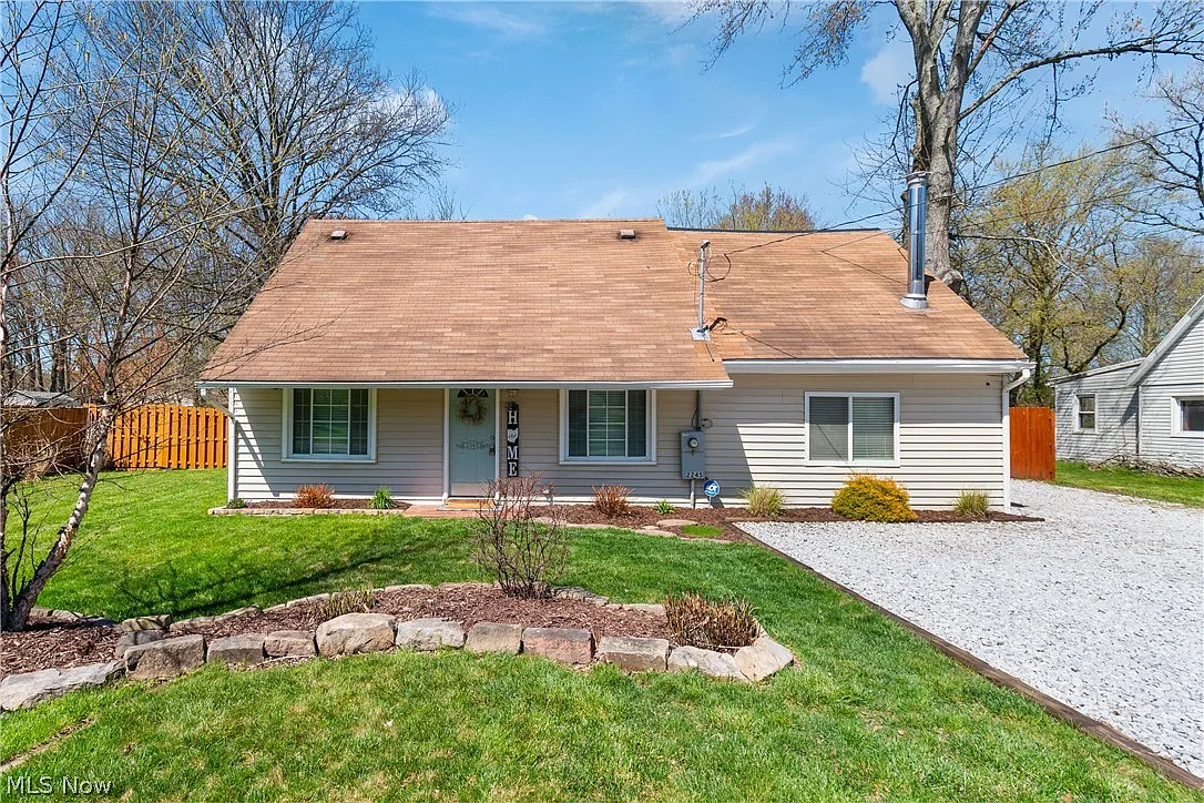 2245 Lake Rd photo 1