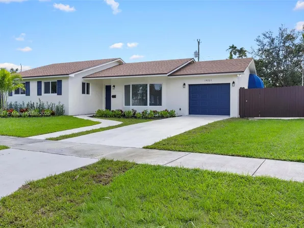 19221 SW 92nd Rd, Cutler Bay, FL 33157