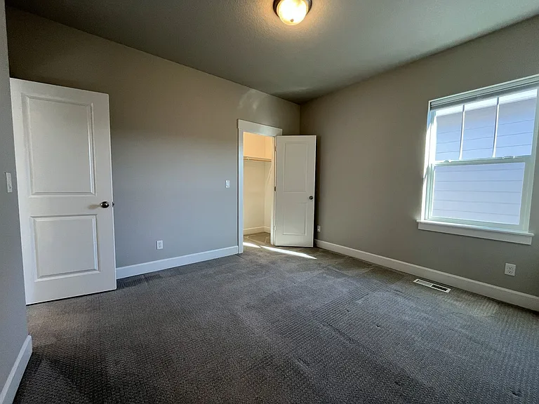 7002 SE Genrosa St — Photo 46