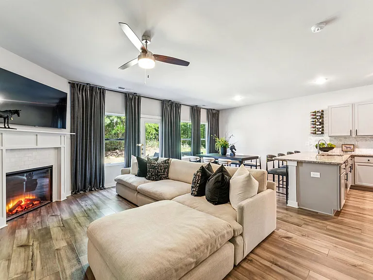 501 Polo Way — Photo 9
