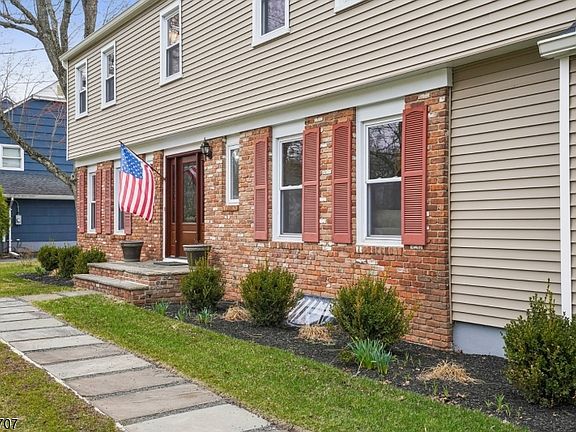 3rd image of 18 Juniper Way