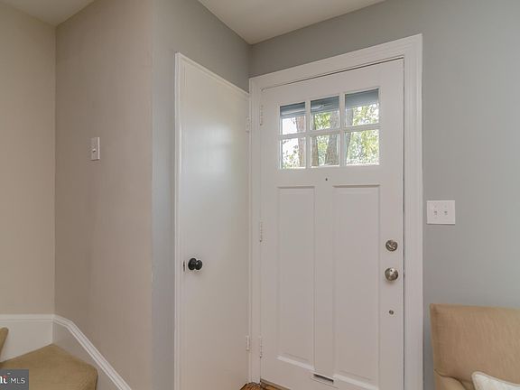 5th image of 632 S Henry St