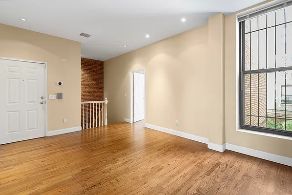 Rented by Compass | media 13