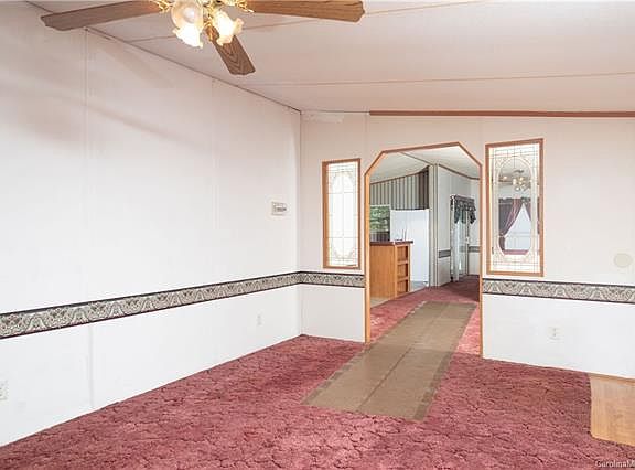 3rd image of 627 Bernice Ln