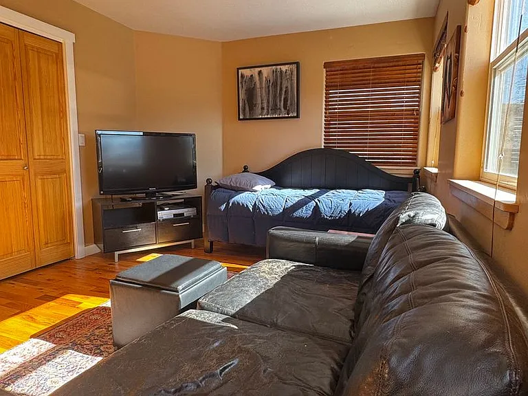 78 Jameson Dr — Photo 11