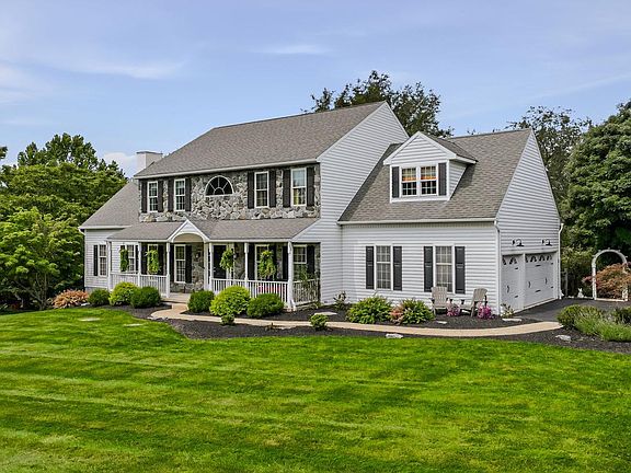 4th image of 107 Stonegate Dr