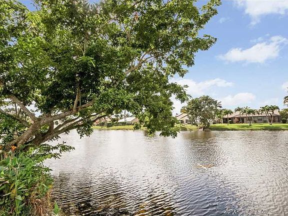 3rd image of 9329 Arborwood Cir