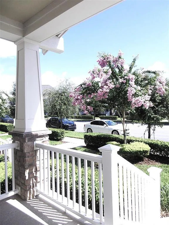 3 bed, 2.5 bath, 1638 sqft, $3,750 — Photo 2