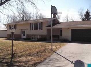 902 Bee St, Proctor, MN 55810