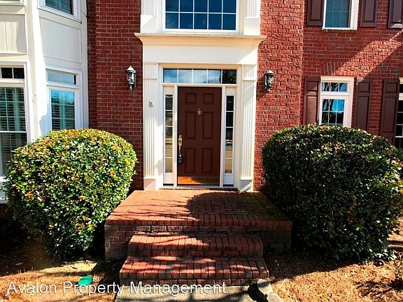 4th image of 4445 Waterbury Ln