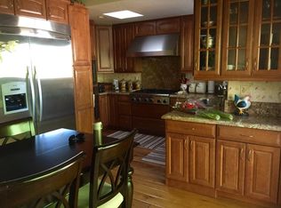 124 Dwight Rd, Burlingame, CA 94010