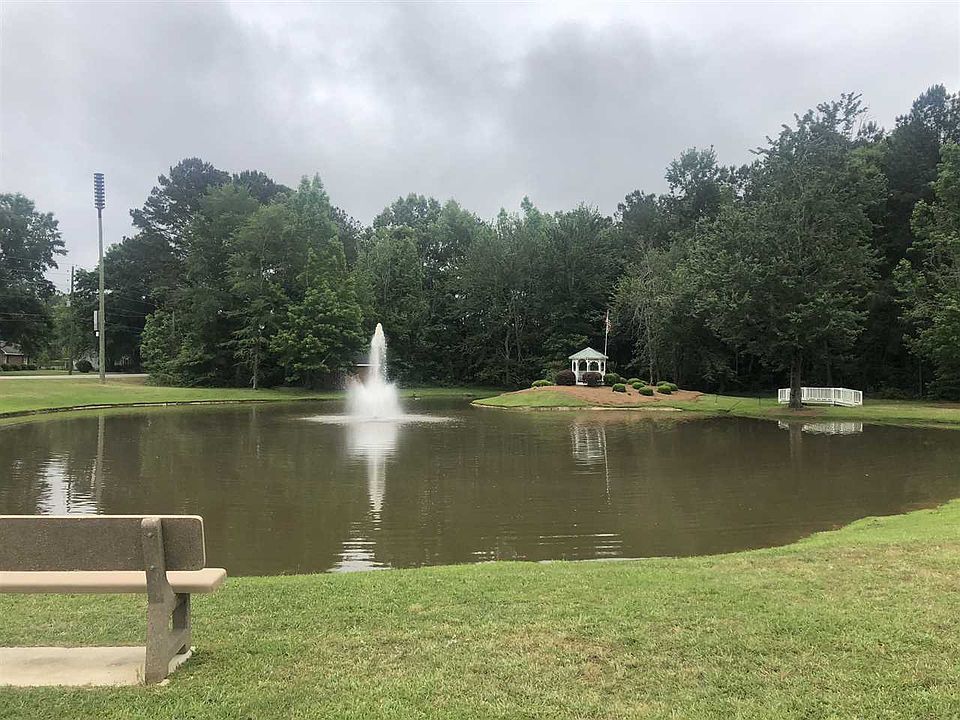 2nd image of 225 Yale Cir