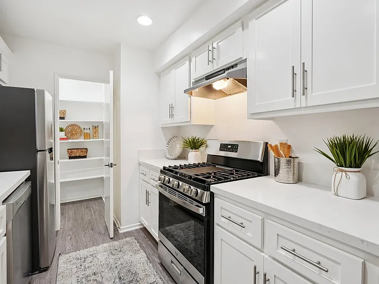 Villa Santa Fe Apartments — Photo 30