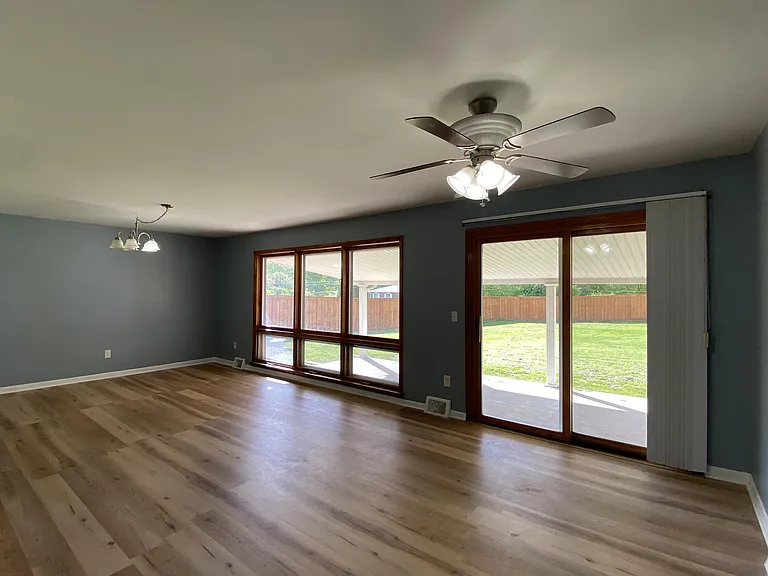 1338 W Vine St — Photo 3