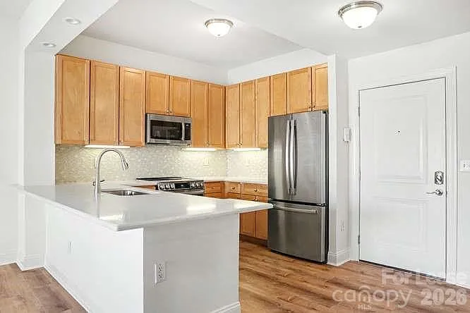 Morrison Condominiums — Photo 4