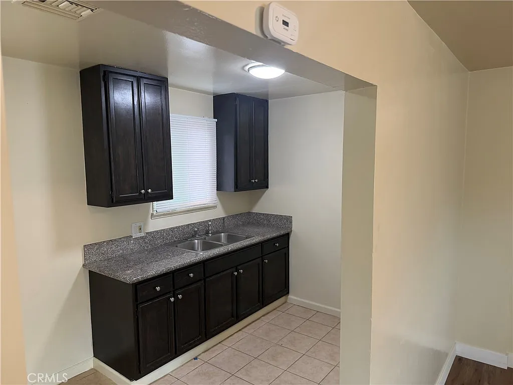 14 bed, 5842 sqft, $1,575 — Photo 3