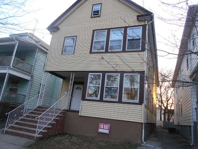1st image of 206 S 4th Ave #2