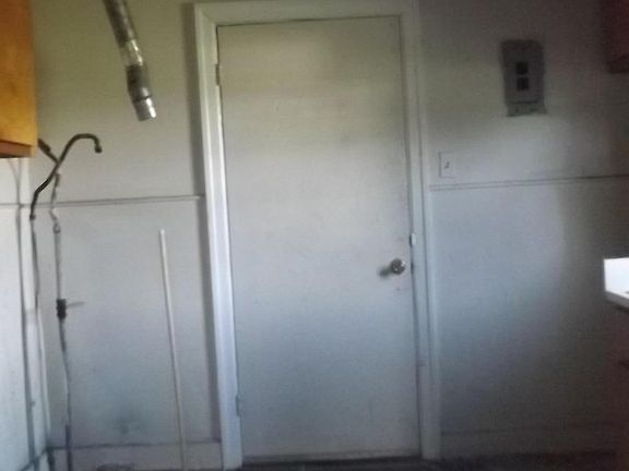4th image of 815 Lynn Ave