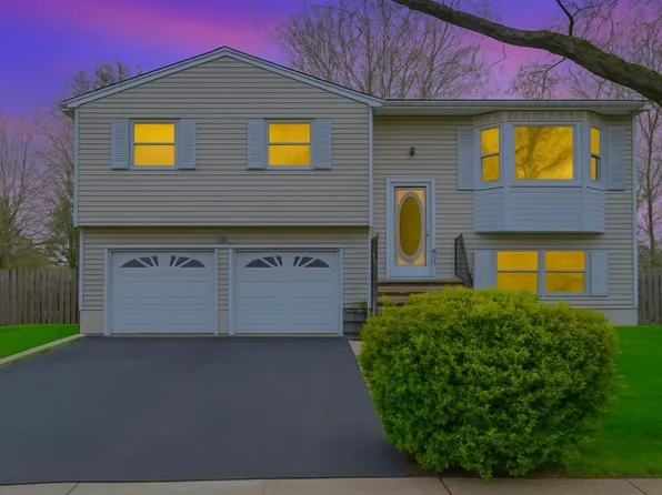 15 Heidi Dr, Fords, NJ 08863